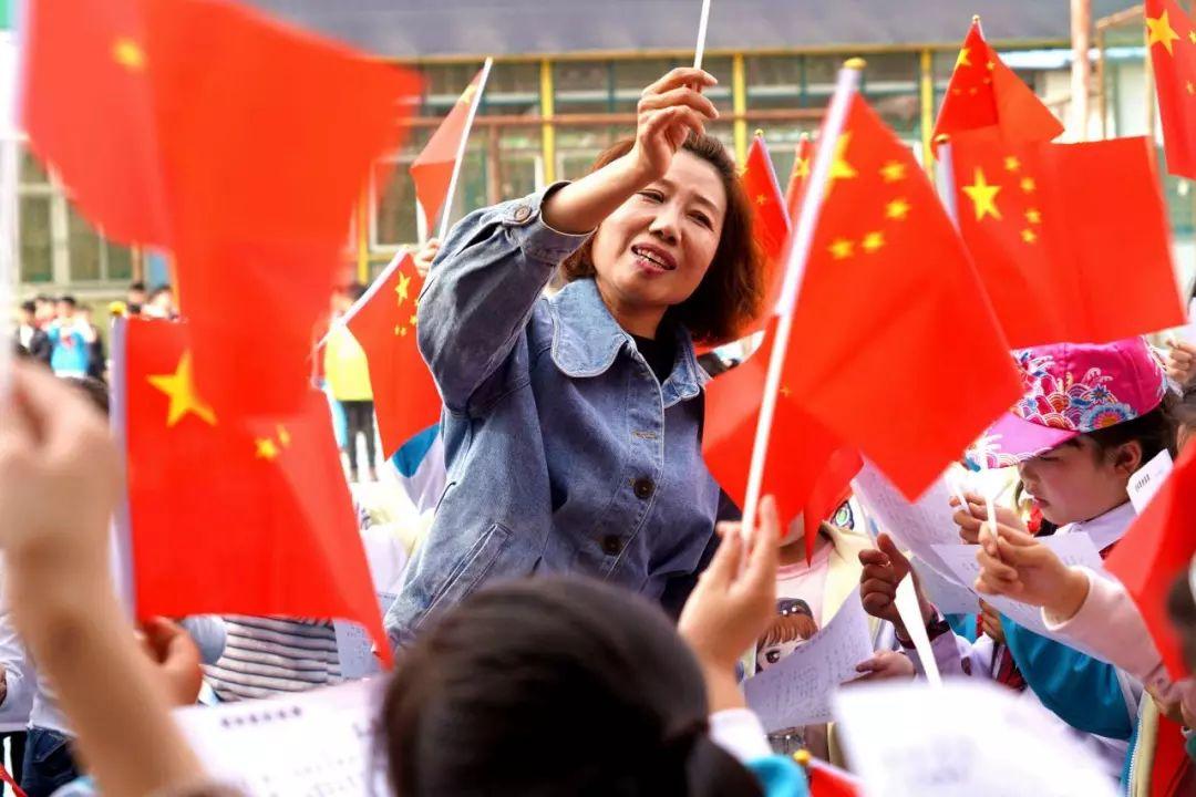 老歌来掀翻乐坛了？周传雄、周笔畅老歌爆红全网，开口全是回忆！